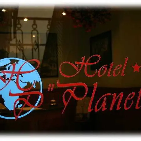 Planet מלון